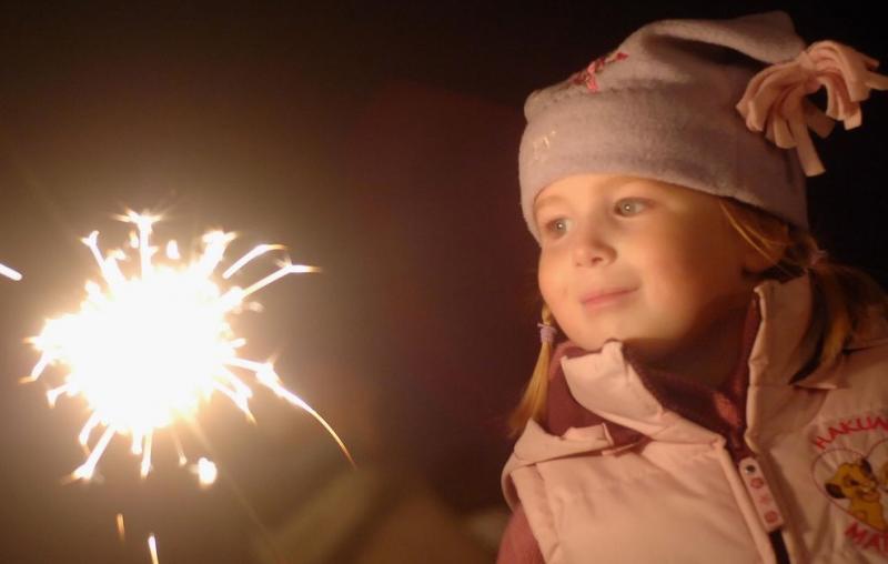 Ура, каникулы! Пиротехника, которую можно запускать с детьми - Курск | kursk.salutsklad.ru